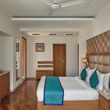 Click Hotel Насик Экстерьер фото