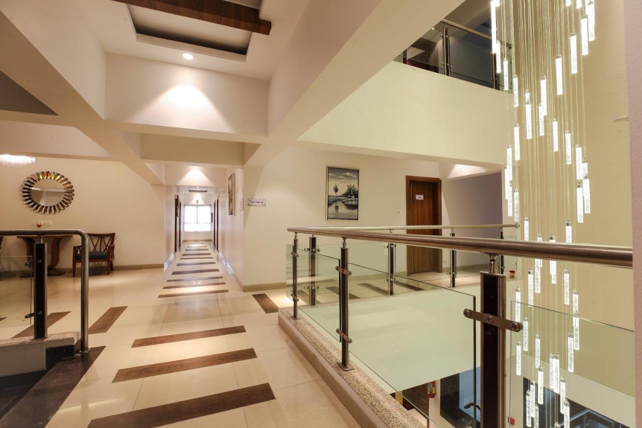 Click Hotel Насик Экстерьер фото