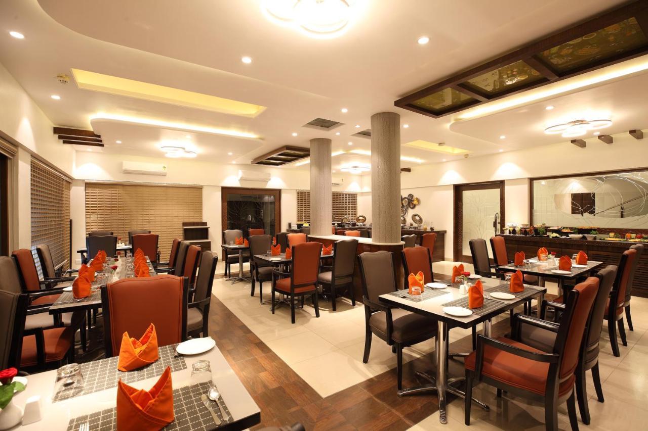 Click Hotel Насик Экстерьер фото