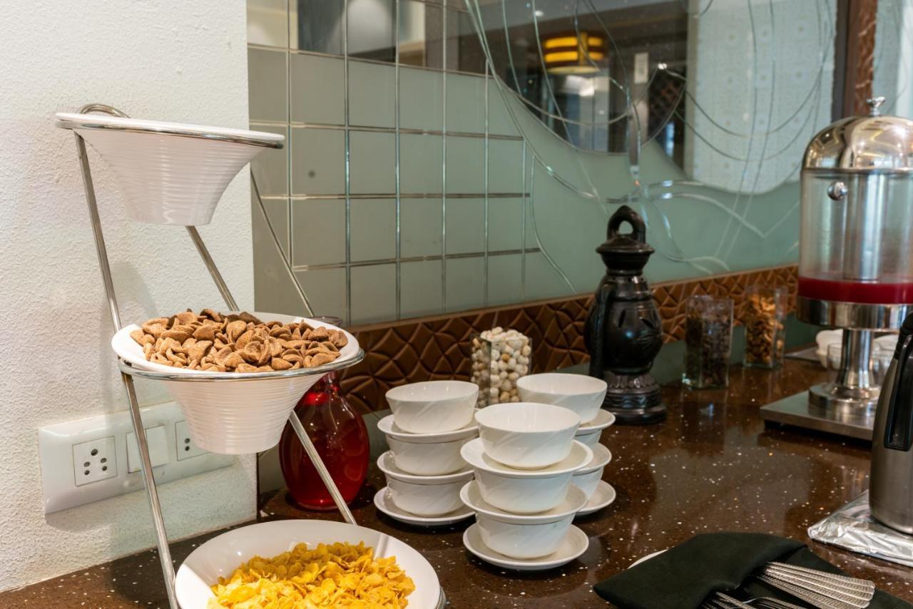 Click Hotel Насик Экстерьер фото
