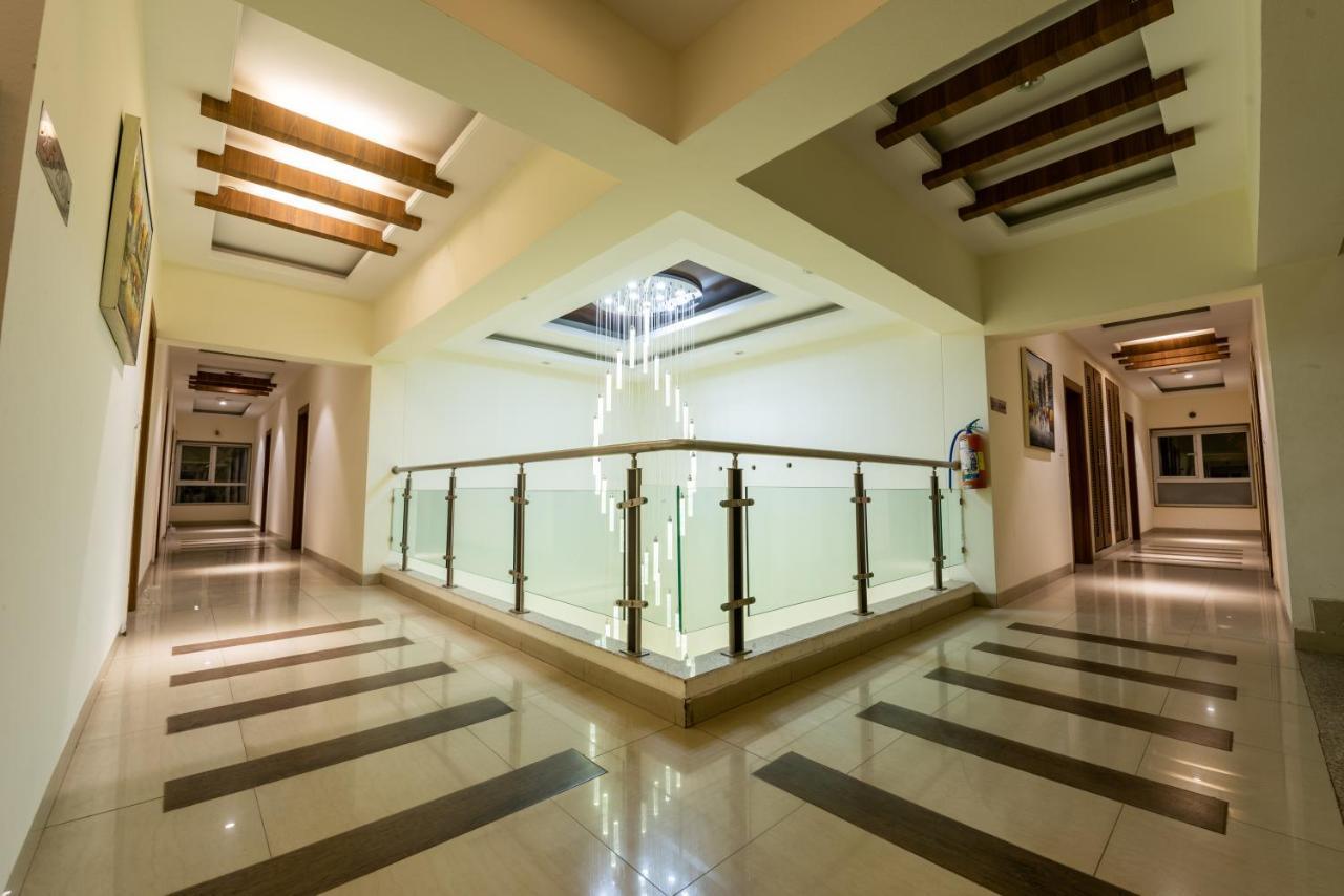 Click Hotel Насик Экстерьер фото