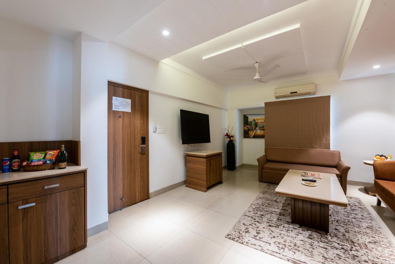 Click Hotel Насик Экстерьер фото