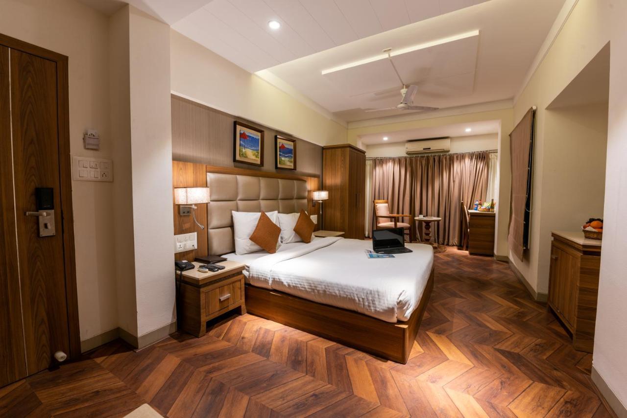Click Hotel Насик Экстерьер фото
