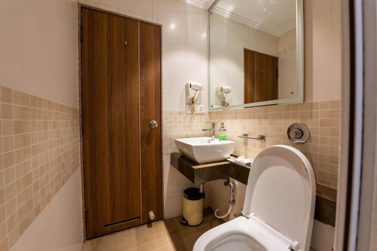 Click Hotel Насик Экстерьер фото